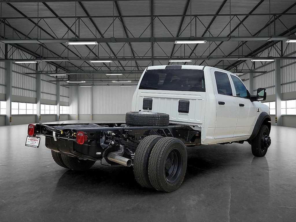 New 2026 Ram 5500 Chassis Cab TRADESMAN CREW 4X4 60' CA Pickup