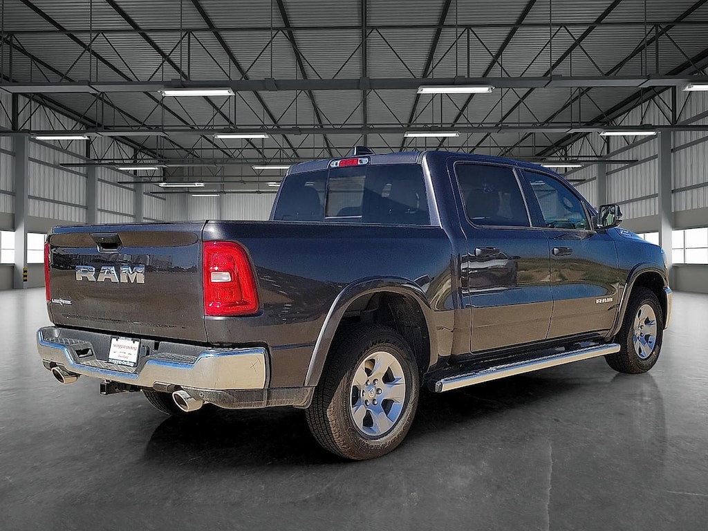 New 2026 Ram 1500 LONE STAR CREW CAB 4X2 5'7 BOX Pickup