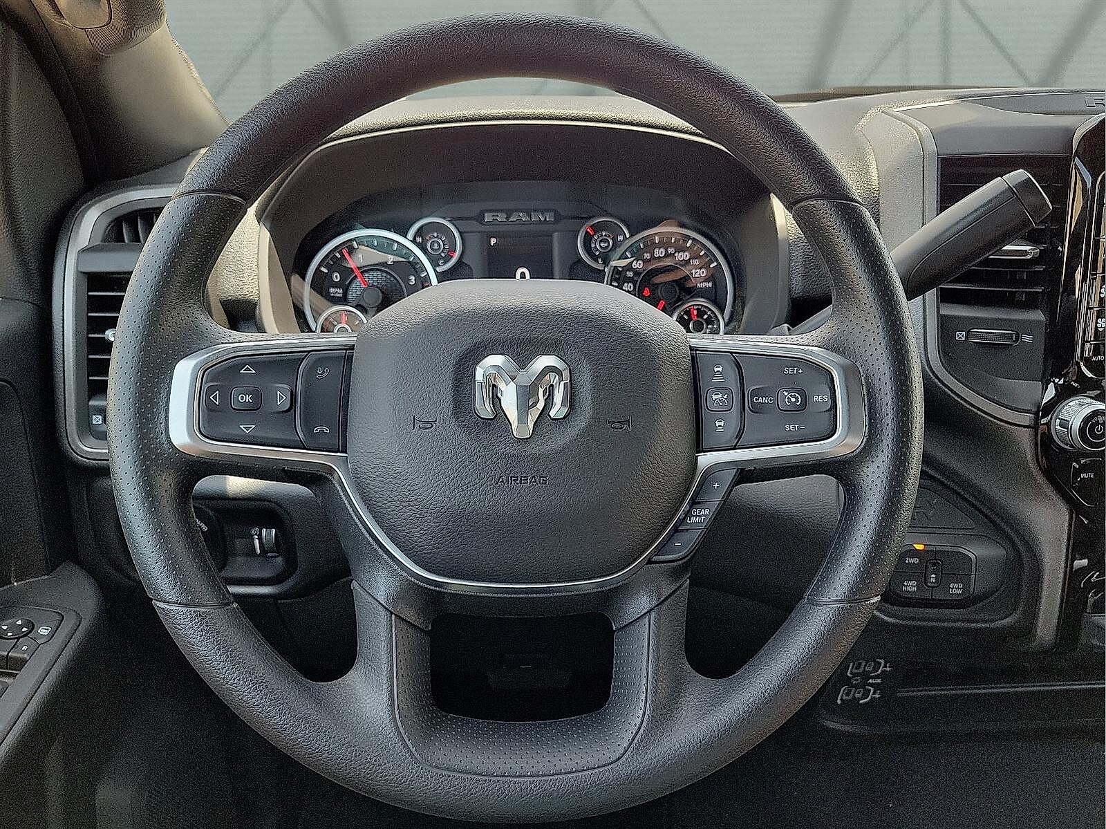 2025 RAM 2500 Tradesman - Photo 12