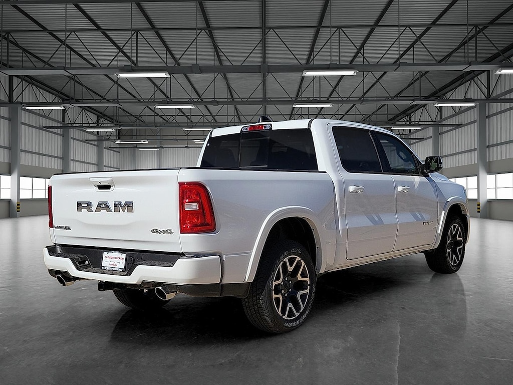 New 2025 Ram 1500 LARAMIE CREW CAB 4X4 5'7 BOX Pickup