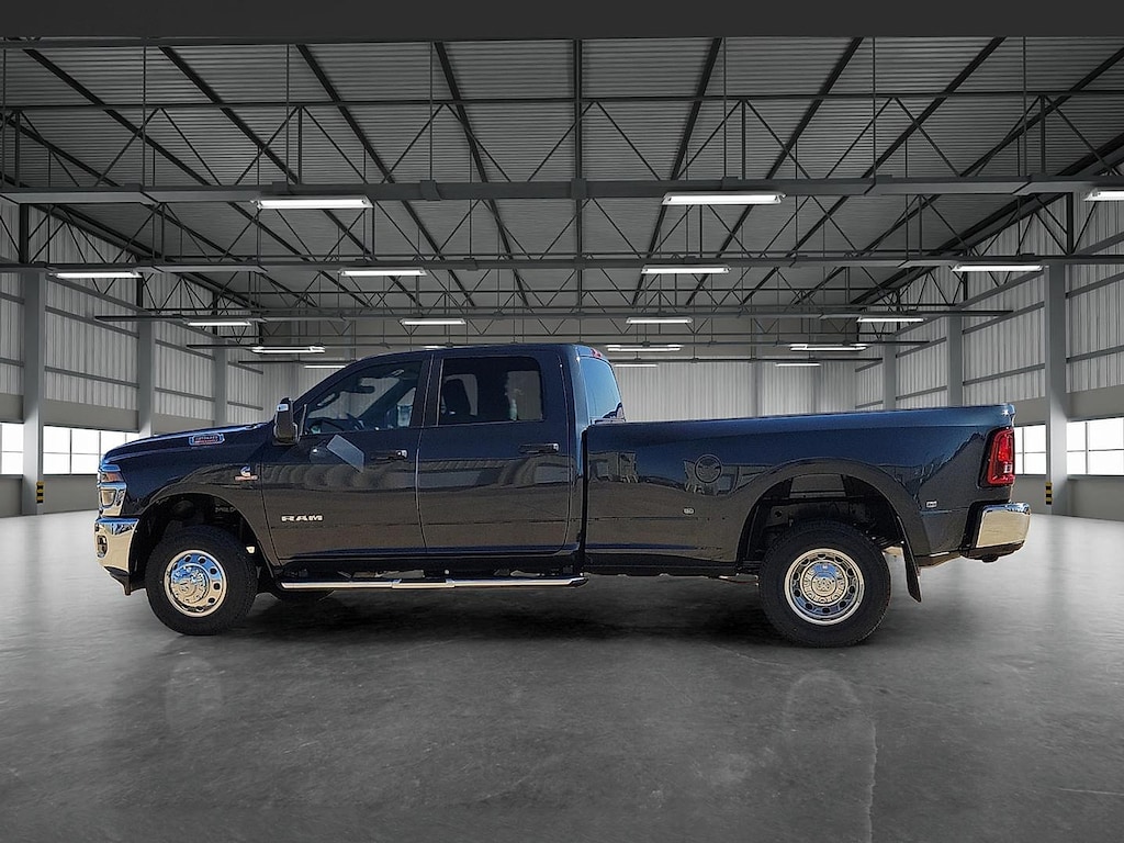New 2026 Ram 3500 LONE STAR CREW CAB 4X4 8' BOX Pickup