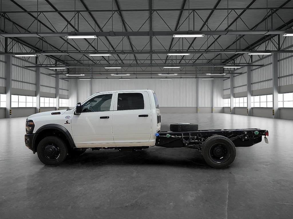 New 2026 Ram 5500 Chassis Cab TRADESMAN CREW 4X4 60' CA Pickup