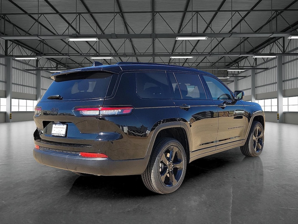 New 2025 Jeep Grand Cherokee L ALTITUDE 4X2 Sport Utility
