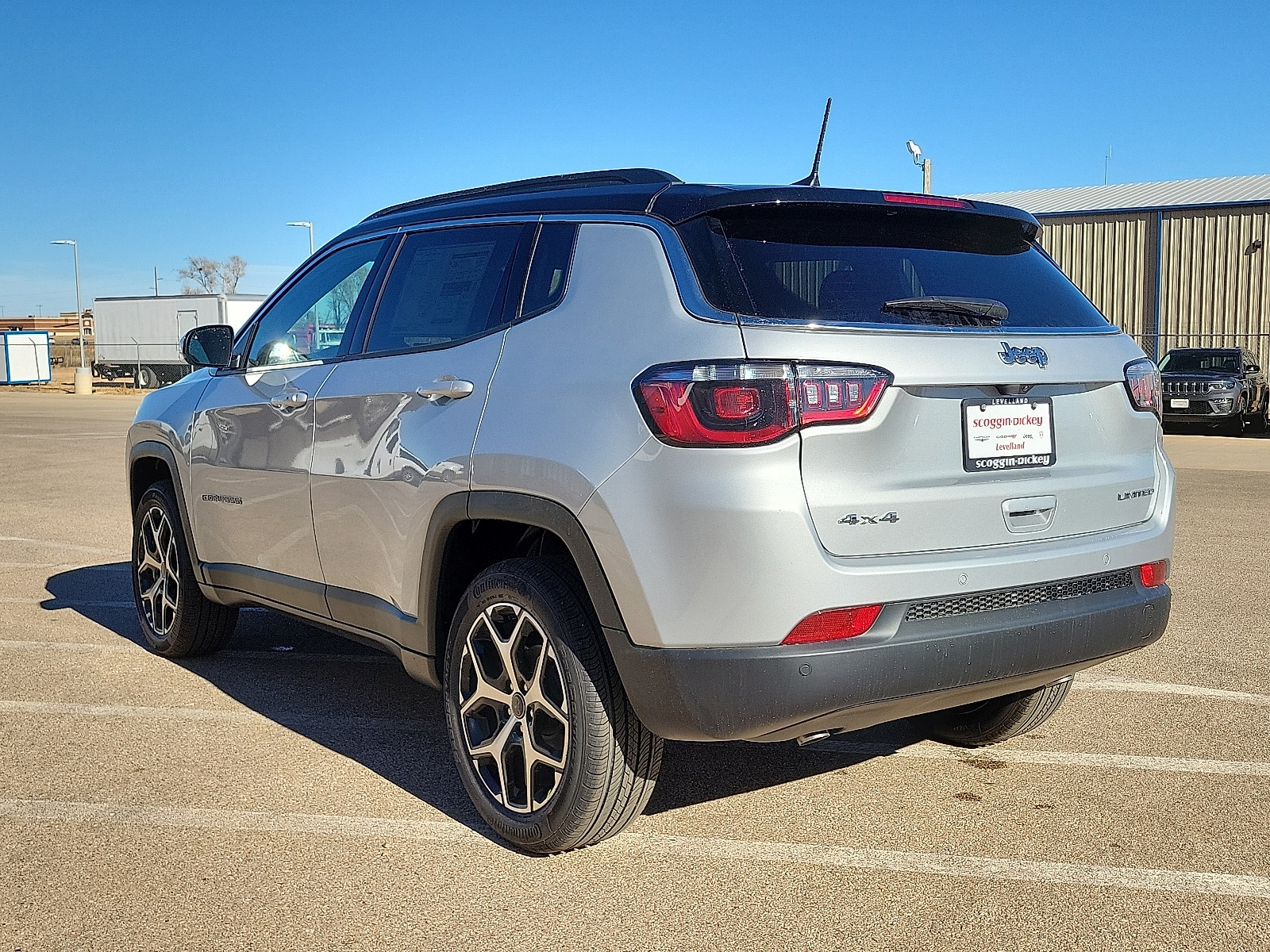 Shop the New Jeep Compass in Levelland - Scoggin-Dickey CDJR