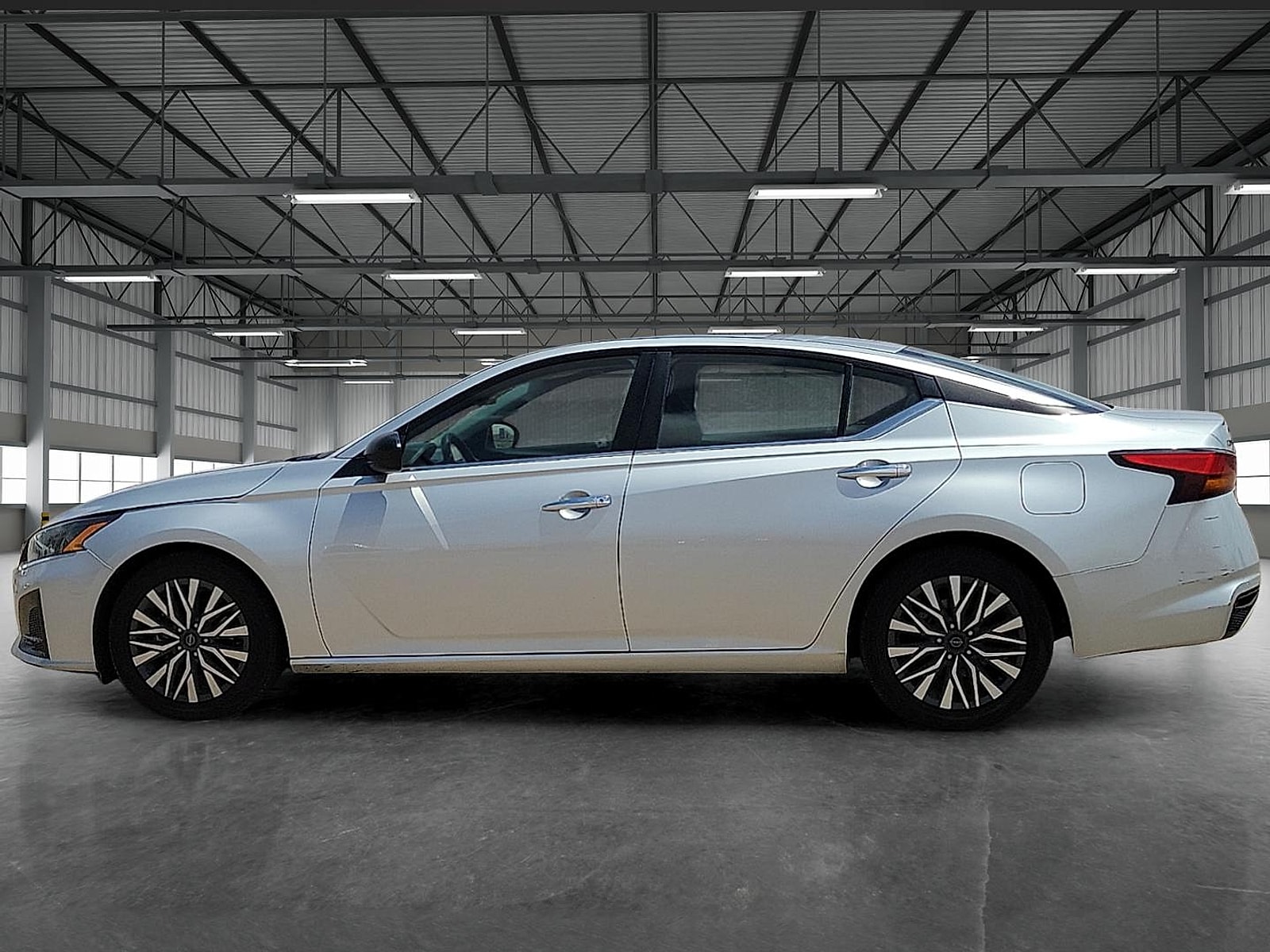 Used 2024 Nissan Altima SV with VIN 1N4BL4DVXRN346592 for sale in Levelland, TX