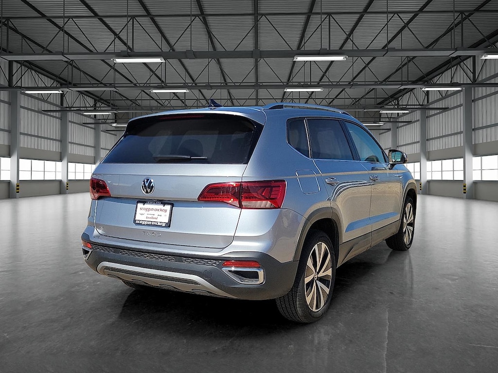 Used 2024 Volkswagen Taos 1.5T SE Sport Utility
