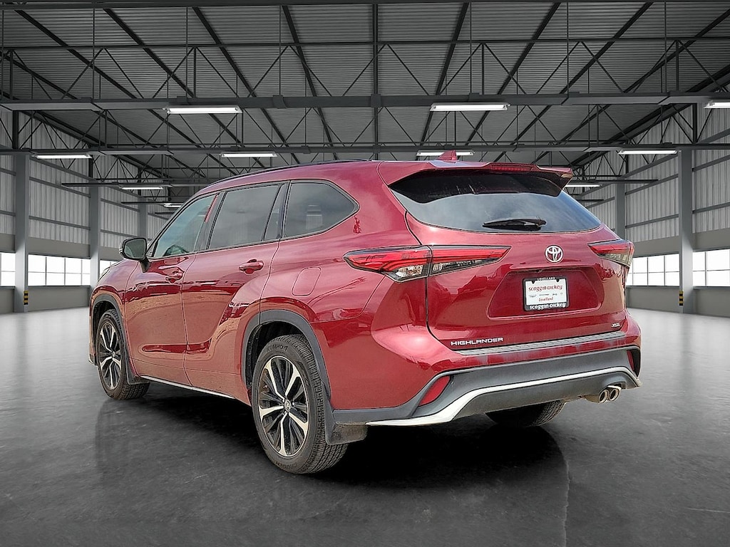 Used 2022 Toyota Highlander XSE Sport Utility