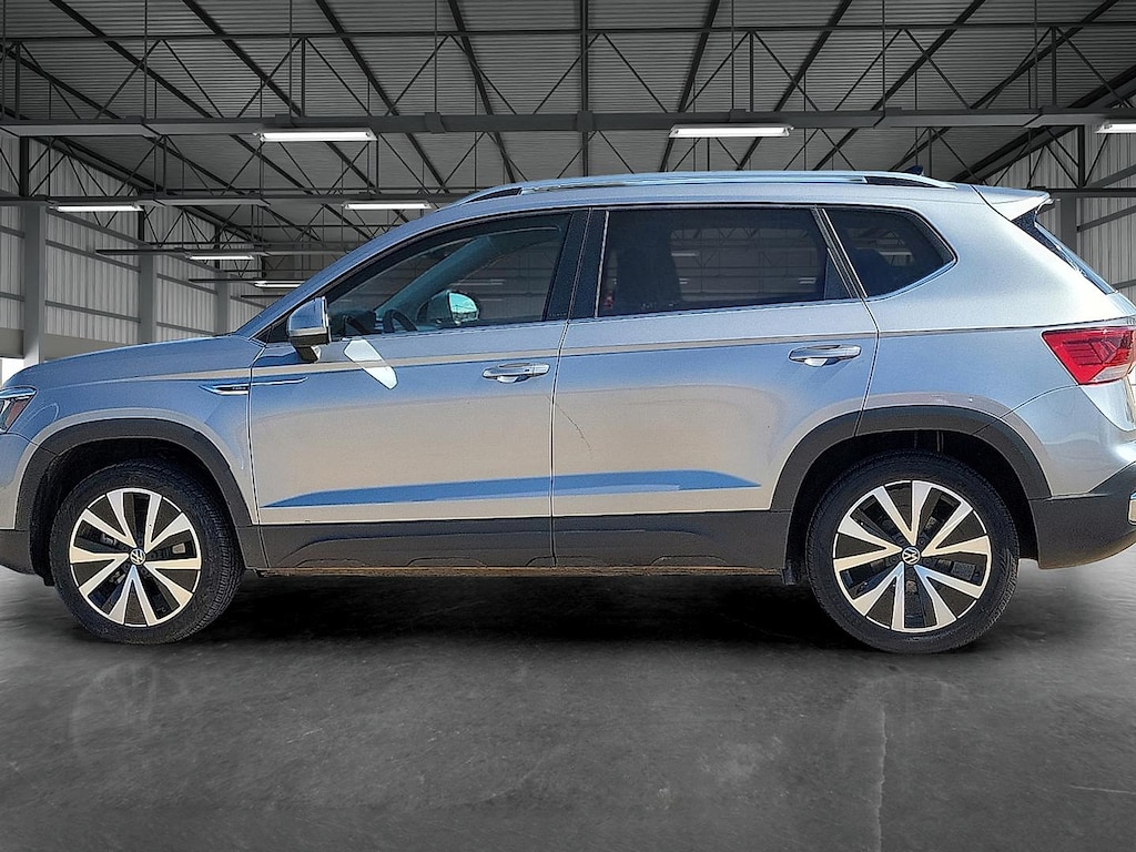 Used 2024 Volkswagen Taos 1.5T SE Sport Utility
