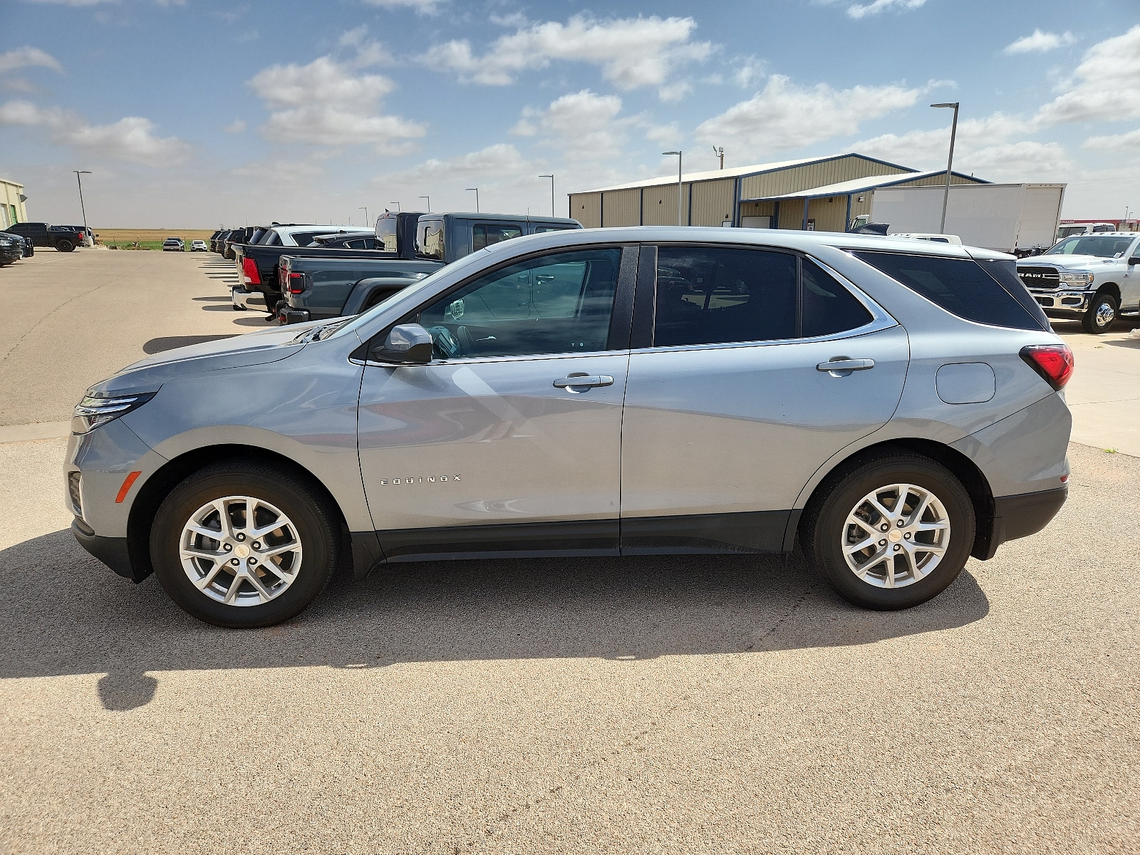 Used 2023 Chevrolet Equinox LT with VIN 3GNAXTEGXPS202510 for sale in Levelland, TX