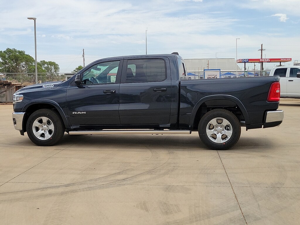 New 2026 Ram 1500 LONE STAR CREW CAB 4X2 5'7 BOX Pickup