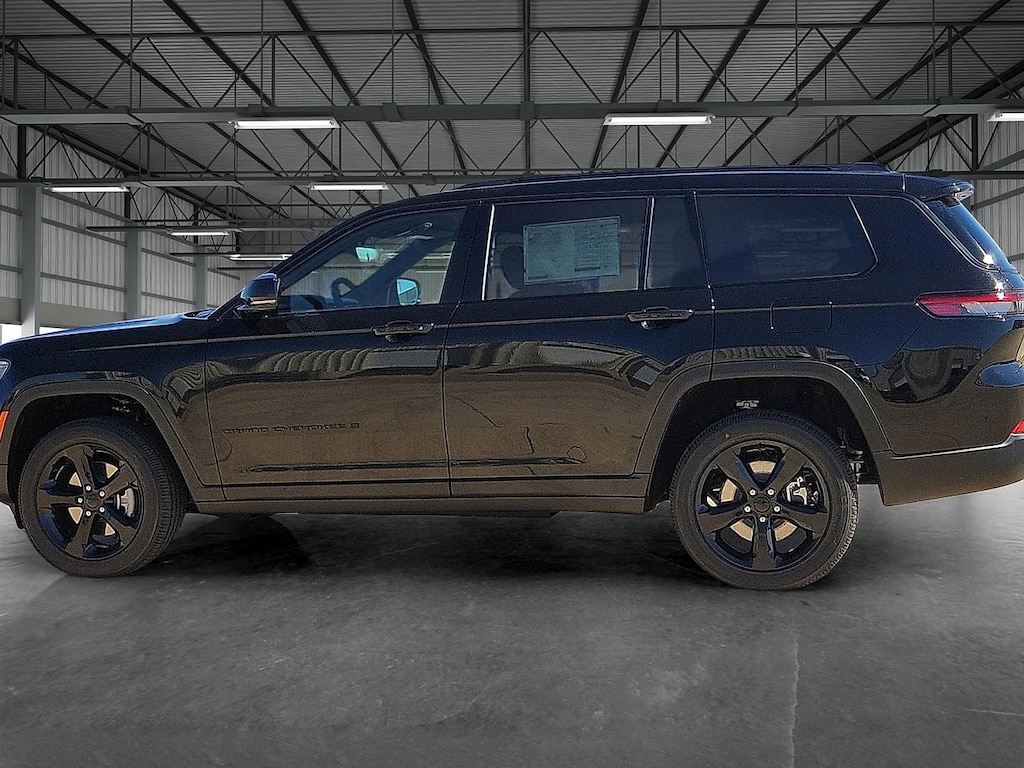 New 2025 Jeep Grand Cherokee L ALTITUDE 4X2 Sport Utility