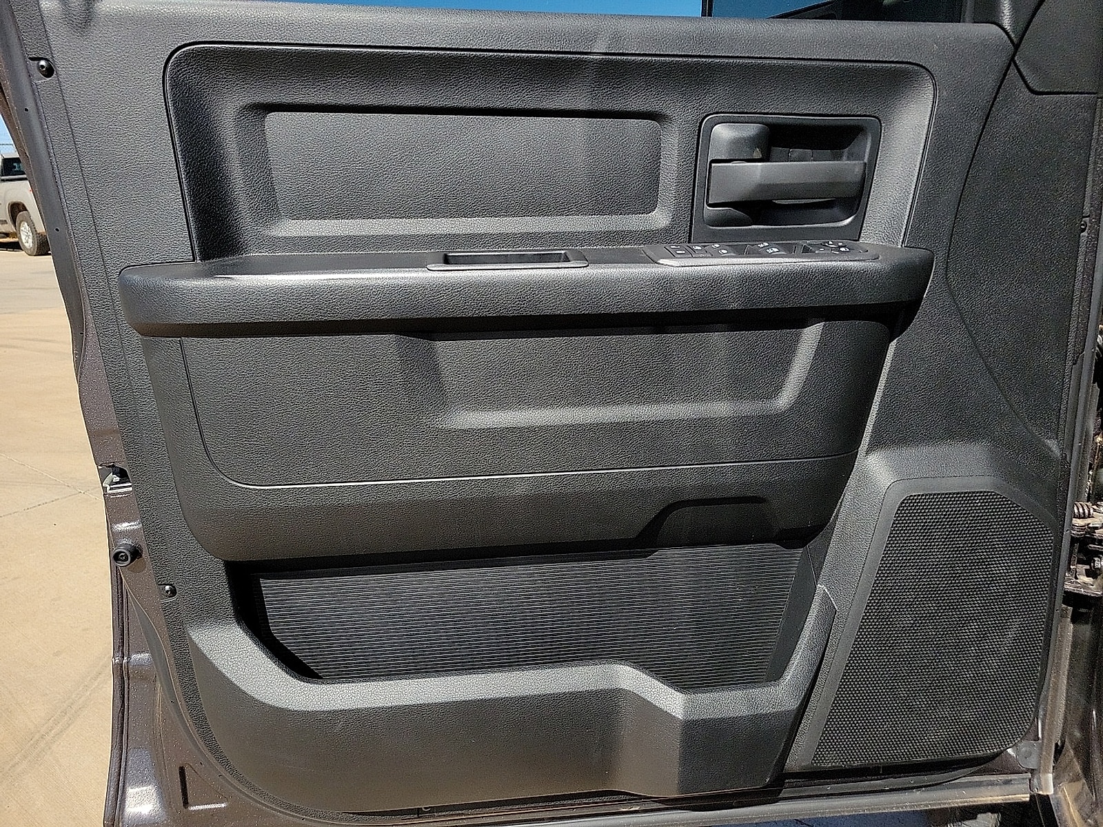 2025 RAM 2500 Tradesman - Photo 10