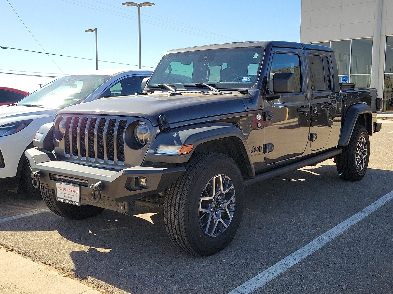 2020 Jeep Gladiator Sport photo 2