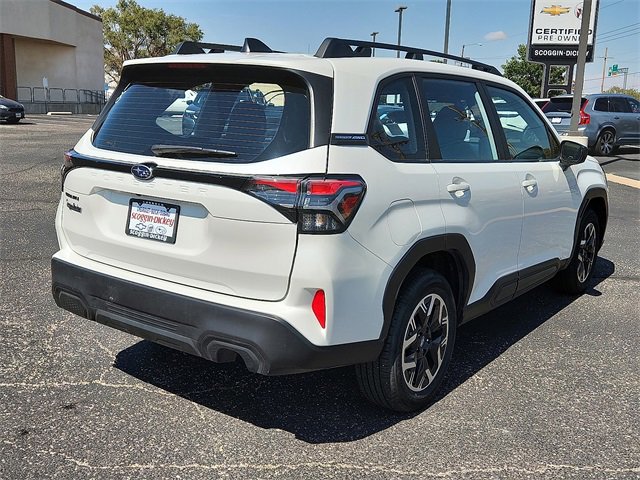 2025 Subaru Forester Base photo 4