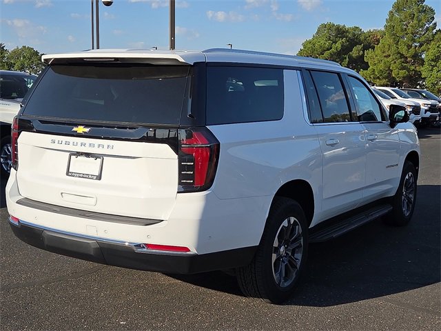 2026 Chevrolet Suburban LS photo 3