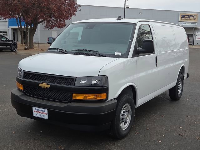 2025 Chevrolet Express 2500 Work Van HD's photo