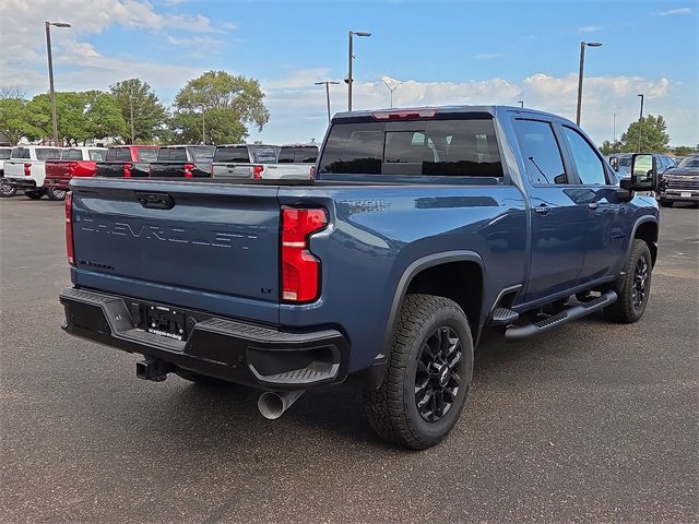 2025 Chevrolet Silverado 2500HD LT photo 4