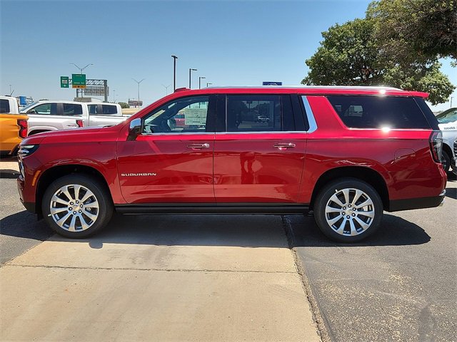 2025 Chevrolet Suburban Premier photo 2