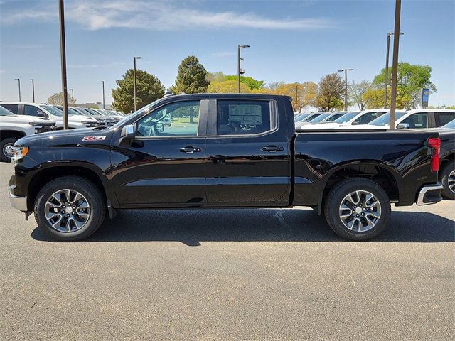 2025 Chevrolet Silverado 1500 LT photo 2