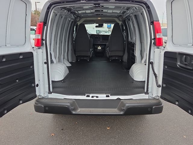 2025 Chevrolet Express Cargo Work Van - Photo 8