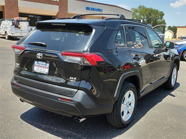 2021 Toyota RAV4 XLE photo 4