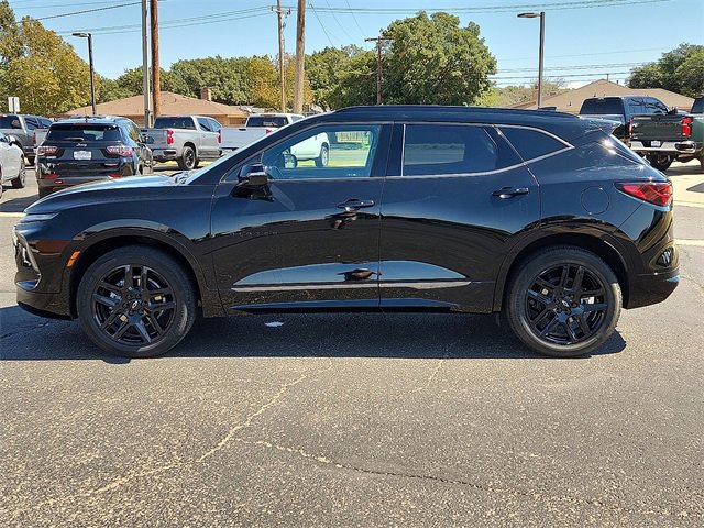 2024 Chevrolet Blazer RS photo 2