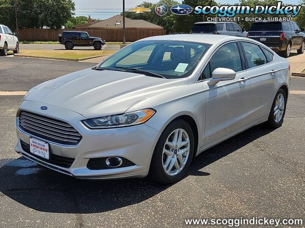 Used 2016 Ford Fusion SE Sedan