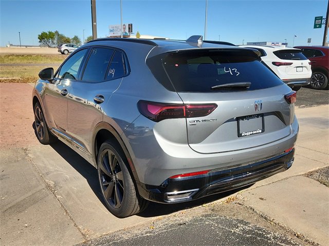 2025 Buick Envision Sport Touring photo 3