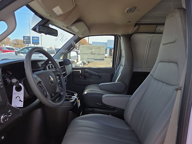 2025 Chevrolet Express Cargo Work Van - Photo 9