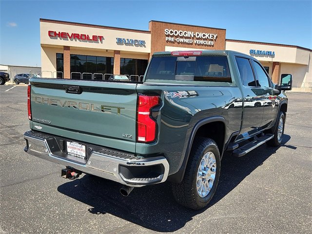 2025 Chevrolet Silverado 2500HD LTZ photo 4