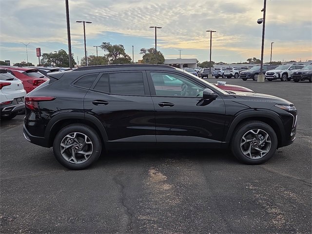 2026 Chevrolet Trax LT photo 4