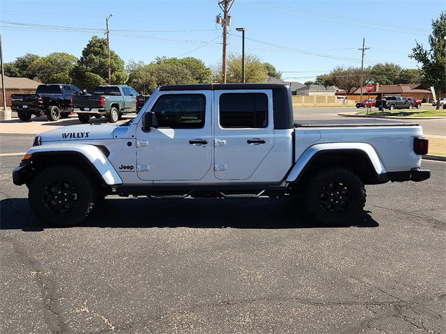 2023 Jeep Gladiator Willys photo 2