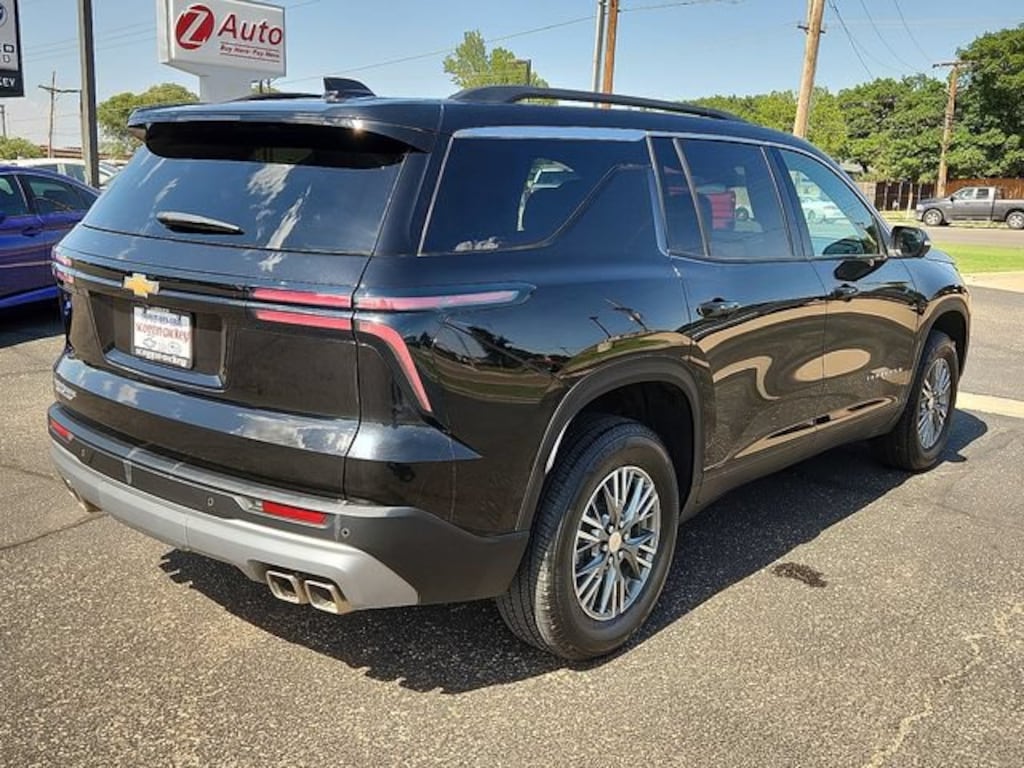 Used 2025 Chevrolet Traverse LT SUV