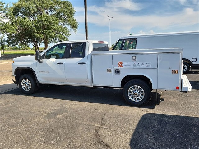 2025 Chevrolet Silverado 2500HD photo 2