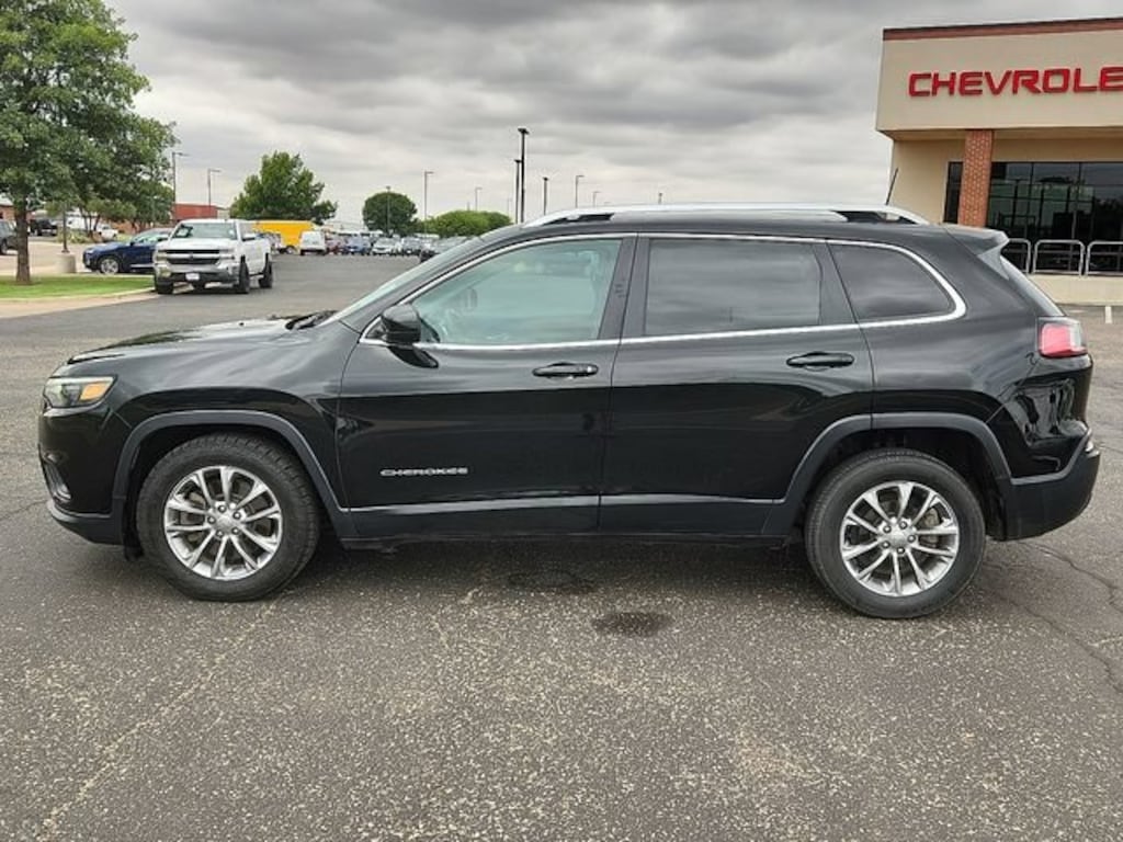 Used 2019 Jeep Cherokee Latitude Plus FWD SUV