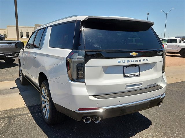 2025 Chevrolet Suburban Premier photo 3
