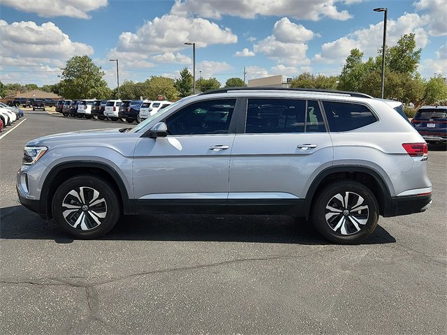 2024 Volkswagen Atlas SE photo 2