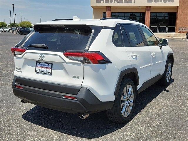 2019 Toyota RAV4 XLE Premium photo 4