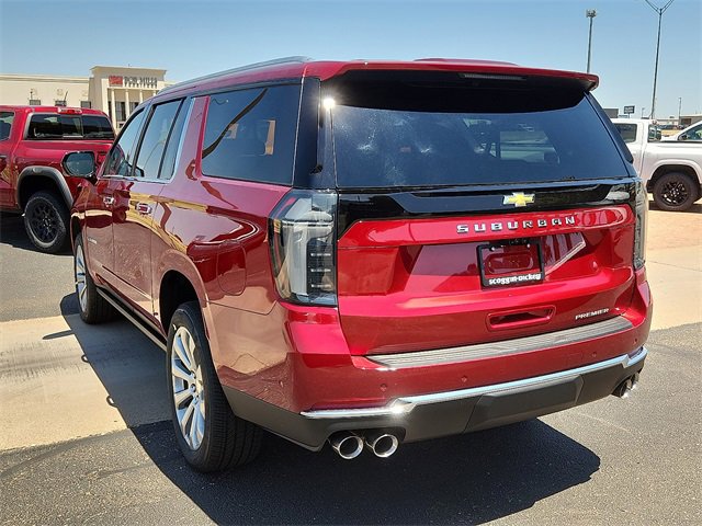 2025 Chevrolet Suburban Premier photo 3