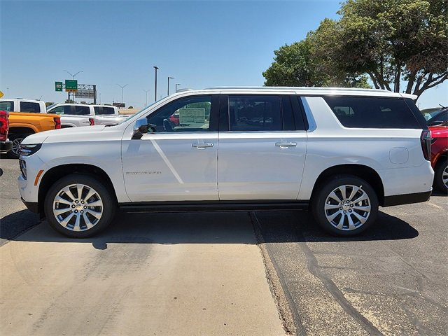 2025 Chevrolet Suburban Premier photo 2