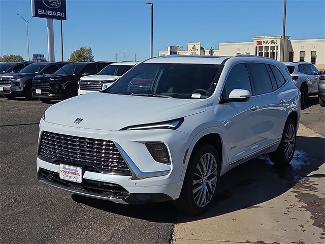 2026 Buick Enclave Avenir's photo
