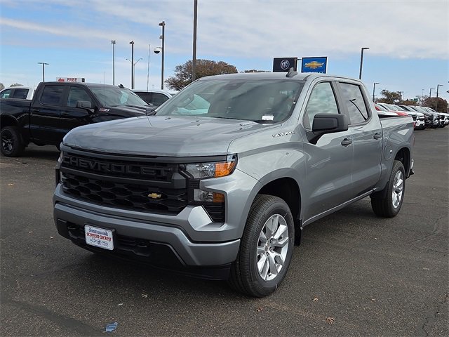 2026 Chevrolet Silverado Custom's photo