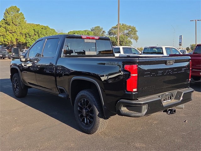 2025 Chevrolet Silverado 2500HD LTZ photo 3