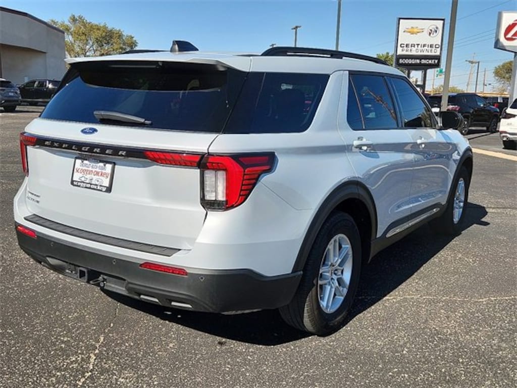 Used 2025 Ford Explorer Active