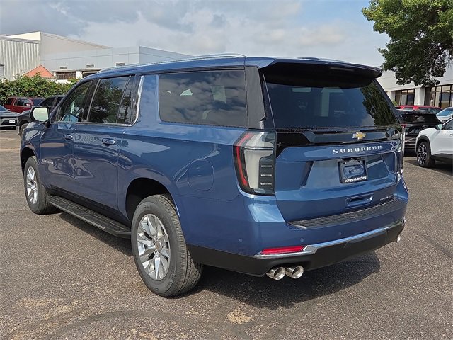 2025 Chevrolet Suburban Premier photo 3
