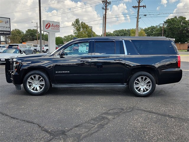 2017 Chevrolet Suburban LT photo 2