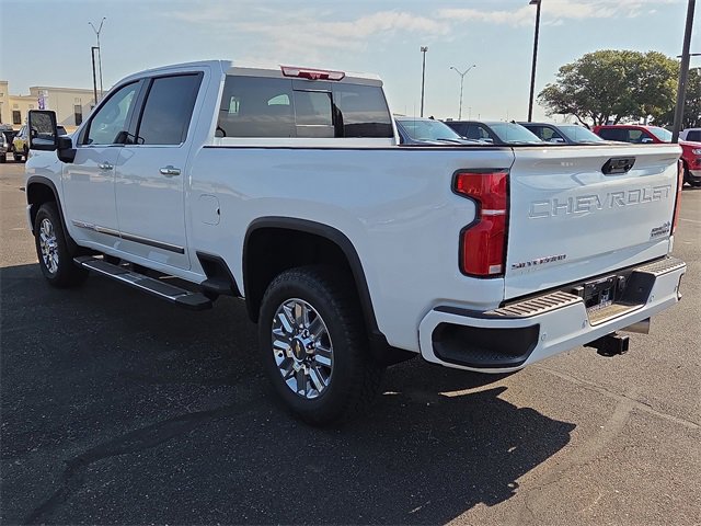 2025 Chevrolet Silverado 2500HD High Country photo 3