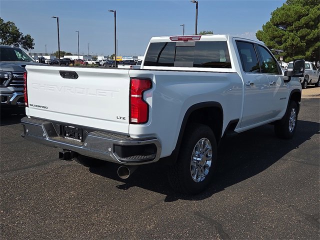 2025 Chevrolet Silverado 2500HD LTZ photo 3