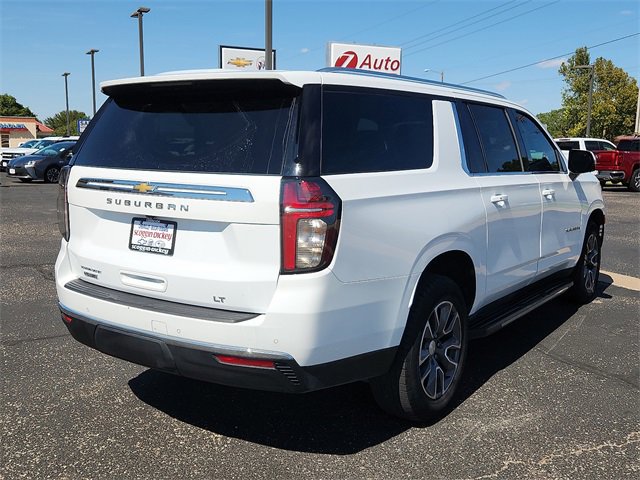 2022 Chevrolet Suburban LT photo 4