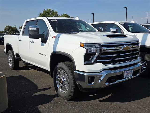 2025 Chevrolet Silverado 2500HD LTZ photo 4